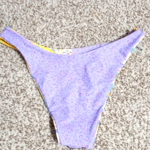 Shein reversible swim suit - Picture 4 of 7